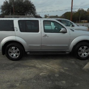 2011 nissan pathfinder-le-s-sv-silver photo