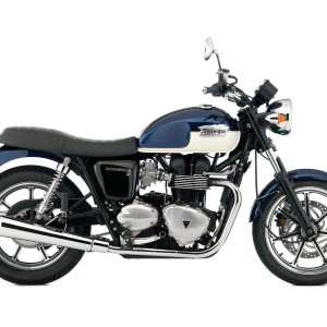 2011 triumph bonneville photo