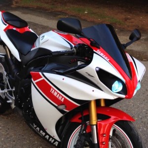 2011 yamaha yzf-r1 photo
