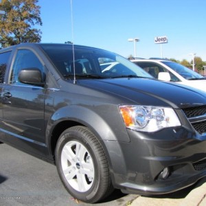 2012 dodge grand-caravan-crew photo