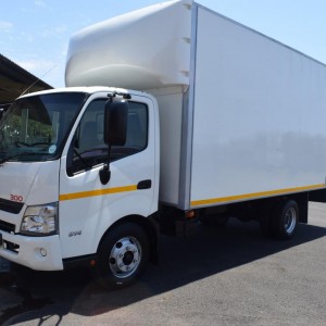 2012 hino incomplete-vehicle photo