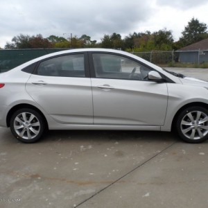 2012 hyundai accent-gls photo