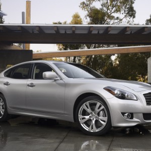 2012 infiniti m56 photo