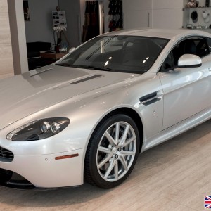 2013 aston-martin v8-vantage photo