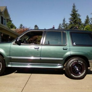 2013 ford explorer-xlt photo