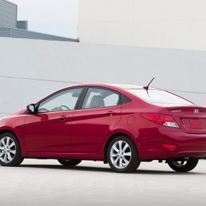 2013 hyundai accent photo