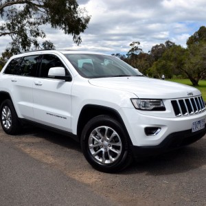 2013 jeep grand-cherokee-laredo photo