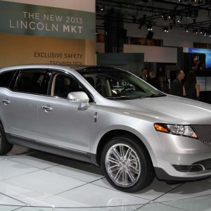 2013 lincoln mkt photo