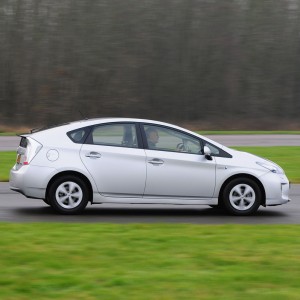 2013 toyota prius-plug-in photo