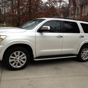 2013 toyota sequoia photo