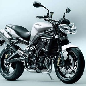 2013 triumph street-triple photo