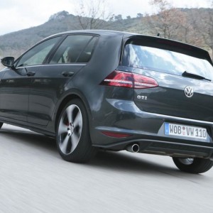 2013 volkswagen golf-gti photo