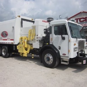 2014 peterbilt 320 photo