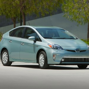2014 toyota prius-plug-in photo