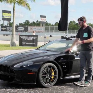 2015 aston-martin v12-vantage photo