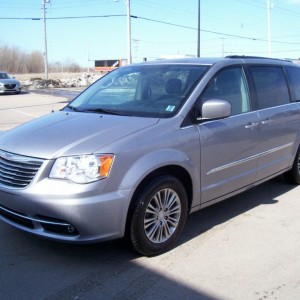 2015 chrysler town-country-touring photo