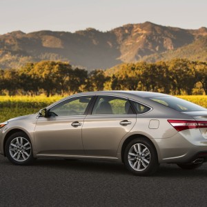 2015 toyota avalon-limited-xle-xle-premium-xle-touring-xle-touring-se photo