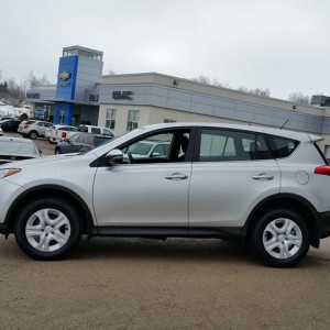 2015 toyota rav4-le photo