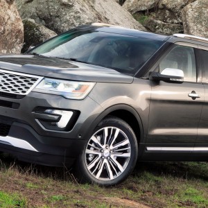 2016 ford explorer-platinum photo