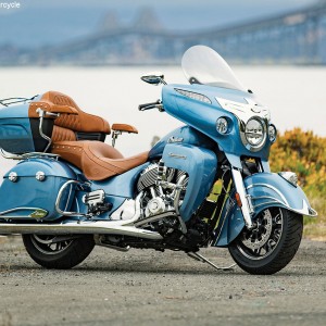 2016 indian-motorcycle chief-dark-horse photo