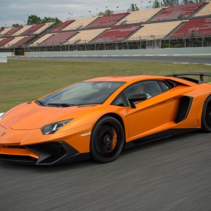 2016 lamborghini aventador photo