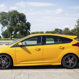 2016 volkswagen golf-sportwagen photo