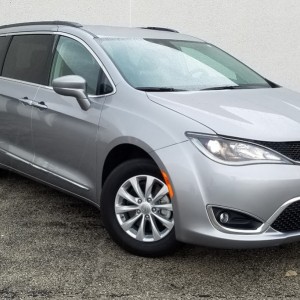 2017 chrysler pacifica-touring-l-plus photo