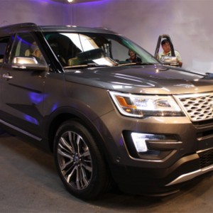 2017 ford explorer-limited photo