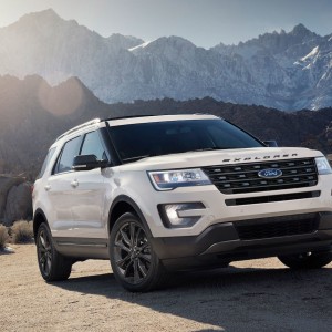 2017 ford explorer-sport photo