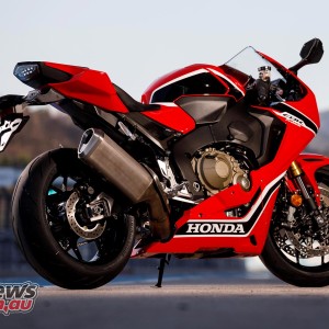 2017 honda cbr1000ra photo