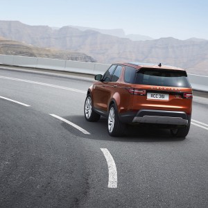 2017 land-rover discovery photo
