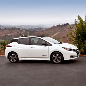 2017 nissan leaf photo