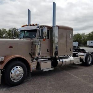 2017 peterbilt 389 photo
