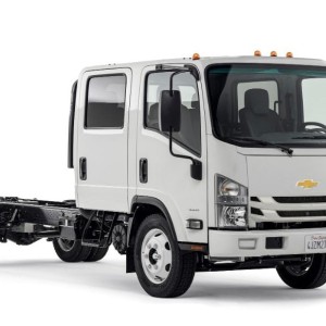2017 white low-cab-over photo