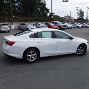 2018 chevrolet malibu-ls photo