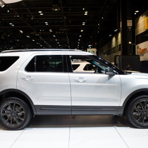 2018 ford explorer-xlt photo