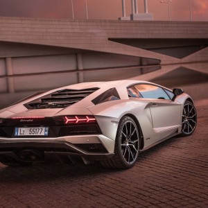 2018 lamborghini aventador photo