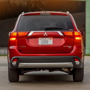 2018 mitsubishi outlander photo