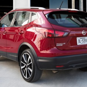 2018 nissan rogue-sports photo
