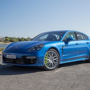 2018 porsche panamera photo