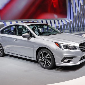2018 subaru legacy photo