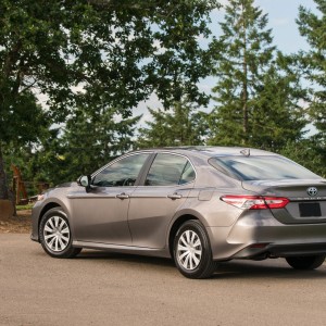 2018 toyota camry-hybrid-le photo