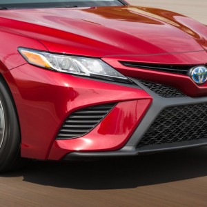2018 toyota camry-hybrid photo