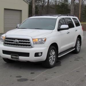 2018 toyota sequoia photo