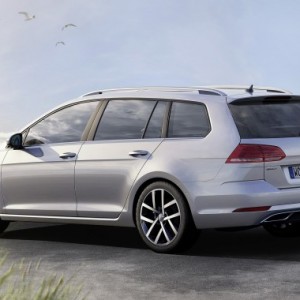 2018 volkswagen golf-sportwagen photo
