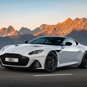 2019 aston-martin dbs photo