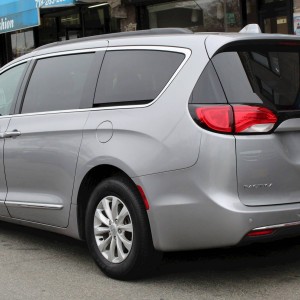 2019 chrysler pacifica-touring-l photo