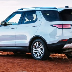 2019 land-rover discovery photo