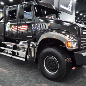 2019 mack granite photo