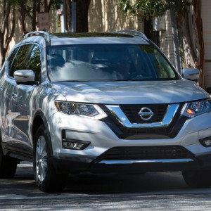 2019 nissan rogue-s-sl-sv photo